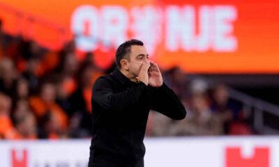 Xavi-Hernández,-durante-su-primer-partido-con-la-selección-de-Holanda