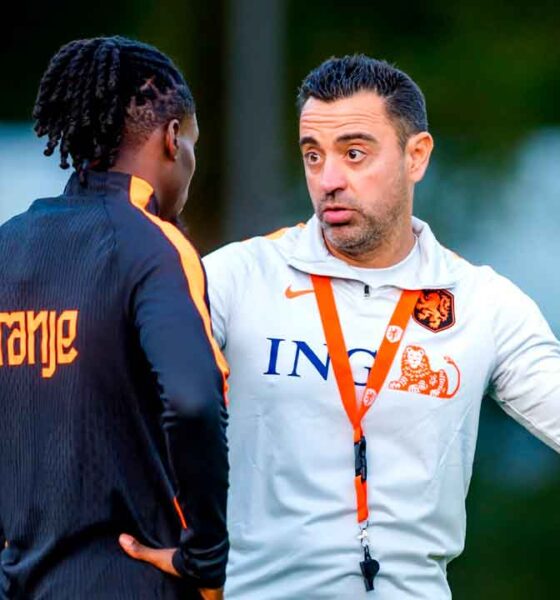 Xavi Hernández durante un entrenamiento de la selección de Países Bajos