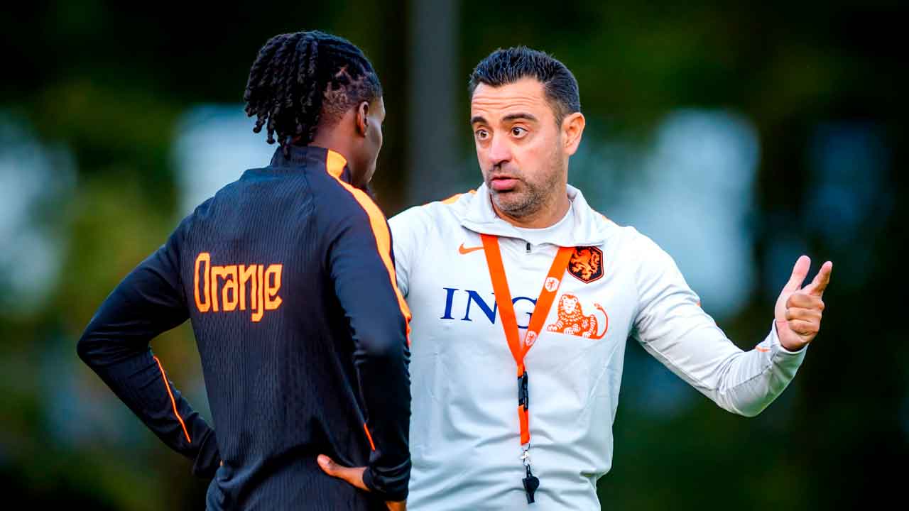 Xavi Hernández durante un entrenamiento de la selección de Países Bajos
